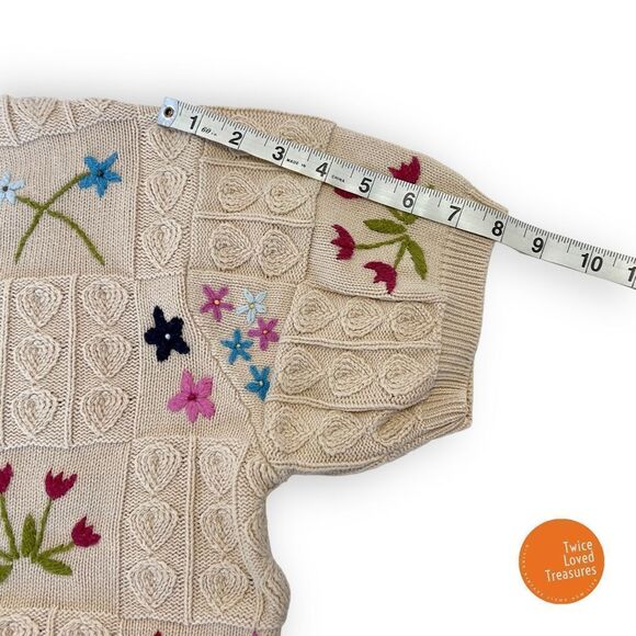 Vintage Knit Grandma Sweat with Floral Embroidery - Picture 9 of 9